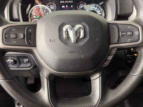 Used 2024 RAM 3500 Tradesman w/ Chrome Appearance Group AWD/4WD image 16