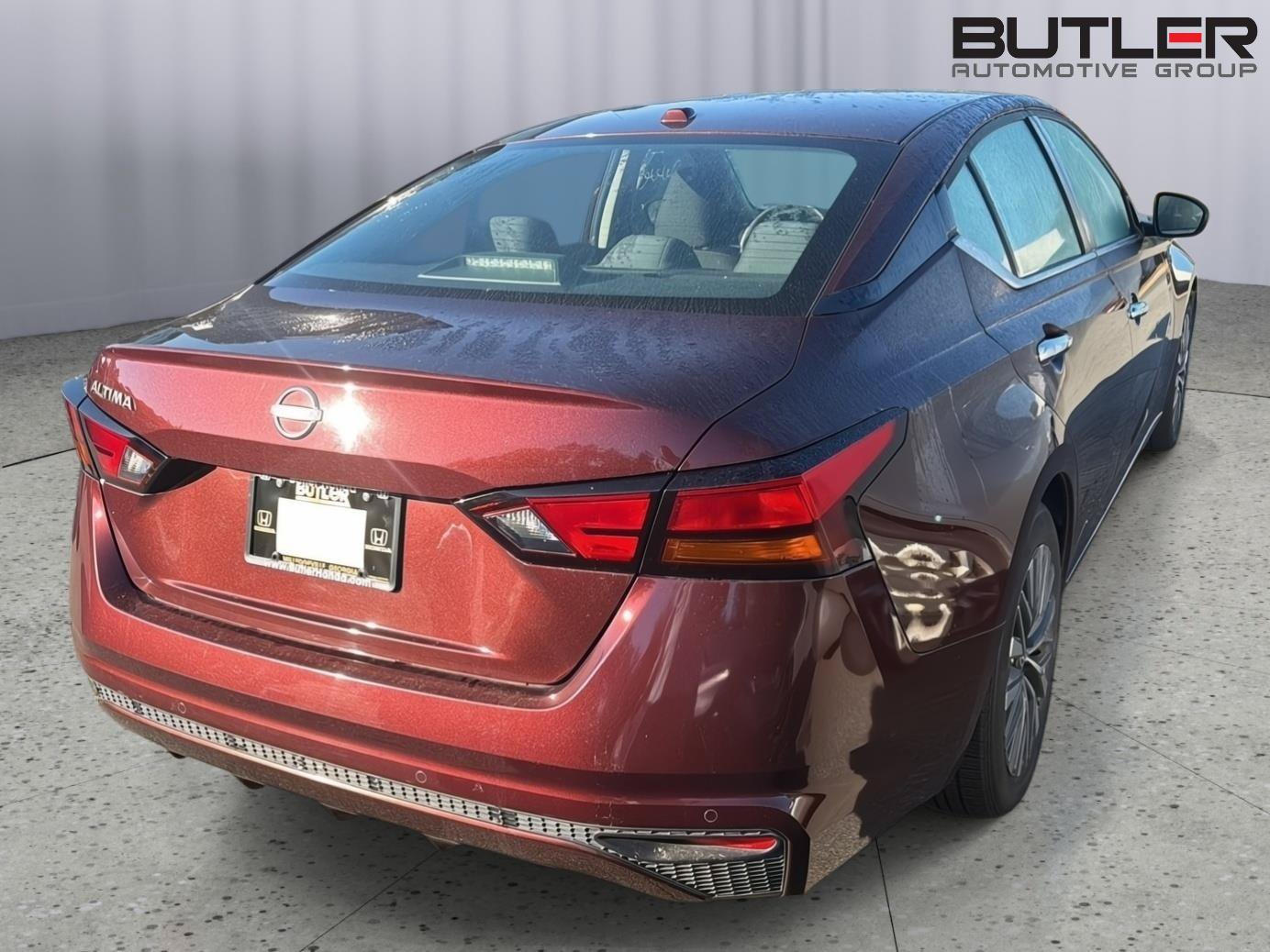 Used 2025 Nissan Altima 2.5 SV FWD image 8