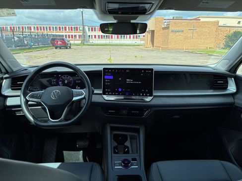 Used 2026 Volkswagen Tiguan SE FWD image 30