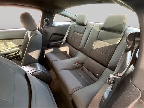 Used 2013 Ford Mustang Coupe RWD image 19