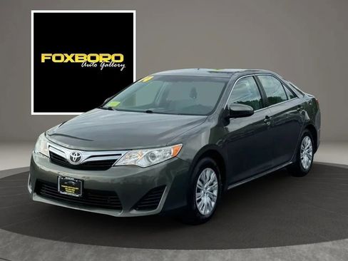 Used 2014 Toyota Camry LE FWD image 1