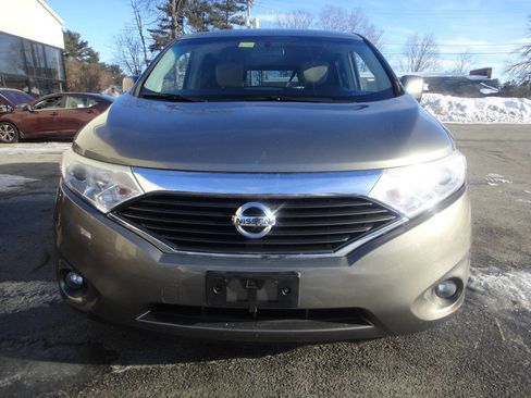 Used 2016 Nissan Quest SV image 2