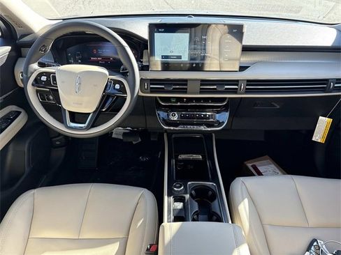 New 2026 Lincoln Corsair Premiere image 16