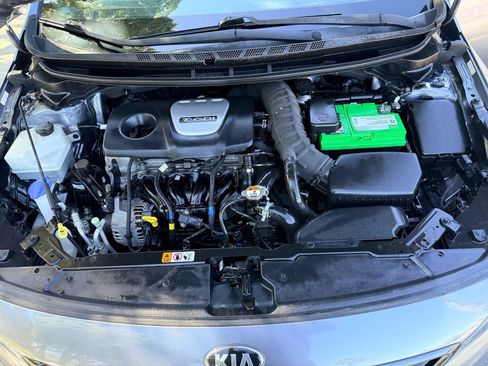 Used 2017 Kia Forte SX FWD image 25