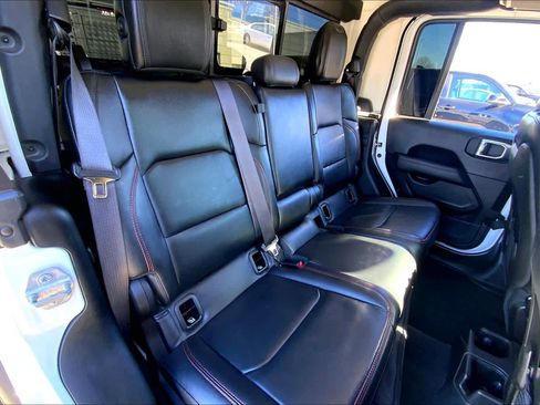 Used 2022 Jeep Gladiator Rubicon w/ Cold Weather Group image 19