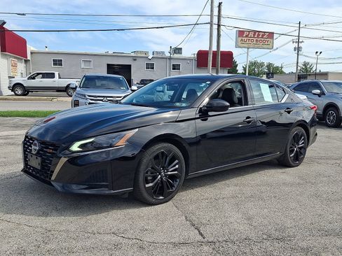 Used 2025 Nissan Altima 2.5 SR FWD image 6