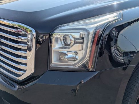 Used 2018 GMC Yukon SLT w/ Premium Edition image 11