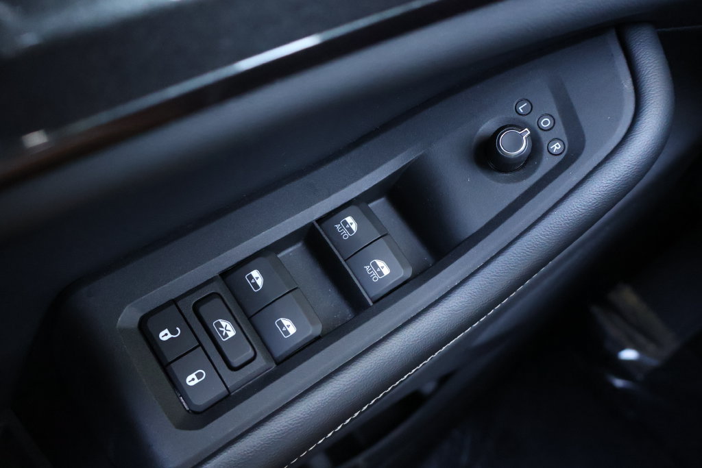 Used 2023 Jeep Grand Cherokee Altitude AWD/4WD image 39
