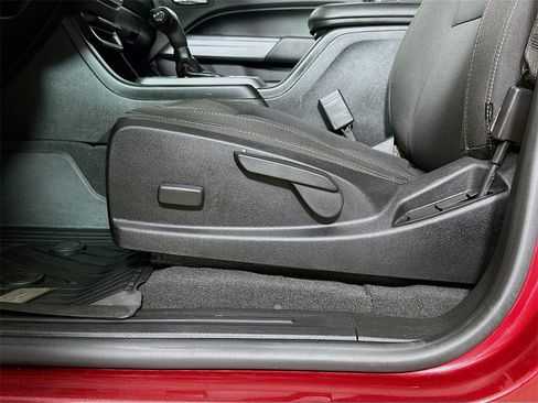 Used 2020 Chevrolet Colorado LT w/ LT Convenience Package image 22