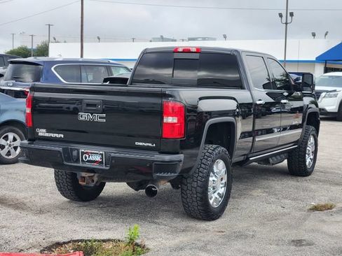 Used 2017 GMC Sierra 2500 Denali w/ Duramax Plus Package AWD/4WD image 7