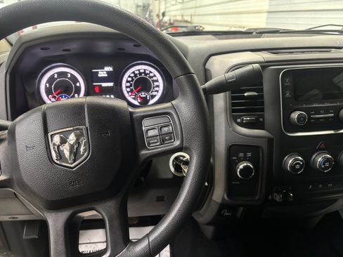 Used 2018 RAM 2500 Tradesman w/ Chrome Appearance Group image 15