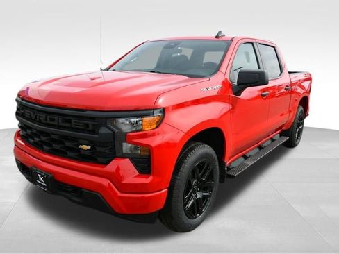 Used 2022 Chevrolet Silverado 1500 Custom AWD/4WD image 2
