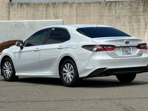 Used 2022 Toyota Camry LE FWD image 7