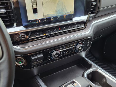 Used 2024 Chevrolet Silverado 1500 LTZ w/ LTZ Convenience Package II image 27