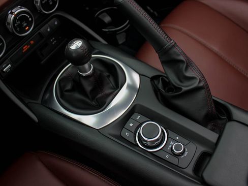 Used 2019 MAZDA MX-5 Miata RF Grand Touring image 13