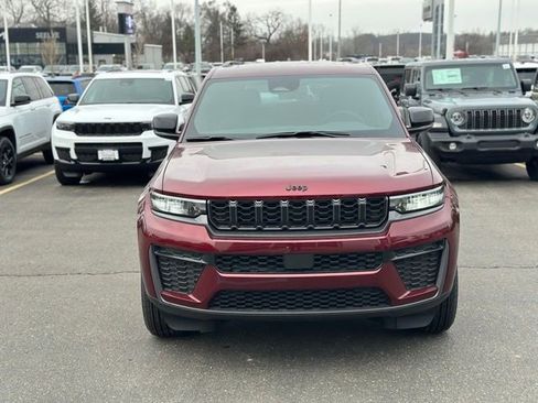 New 2026 Jeep Grand Cherokee Altitude image 3