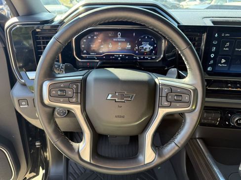 Used 2025 Chevrolet Silverado 1500 LT Trail Boss w/ Convenience Package II AWD/4WD image 19