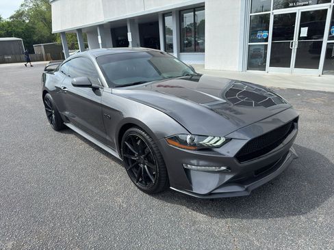 Used 2019 Ford Mustang GT RWD image 2