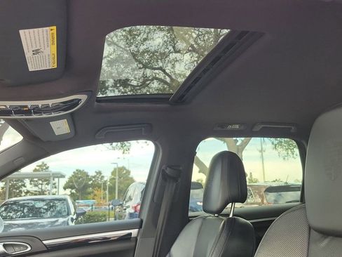 Used 2018 Porsche Cayenne Platinum Edition image 27