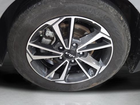 Used 2024 Kia Forte LXS image 39