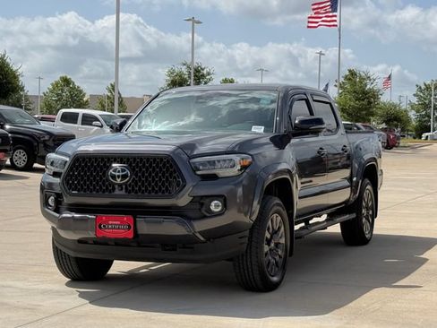 Used 2022 Toyota Tacoma Limited w/ Nightshade Package AWD/4WD image 8