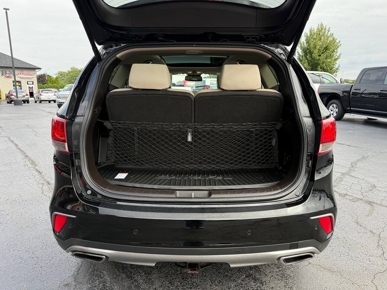 Used 2017 Hyundai Santa Fe FWD image 23