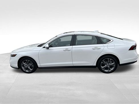 Used 2024 Honda Accord EX image 2