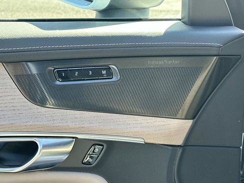 Certified 2026 Volvo XC90 B6 Ultra w/ Protection Package image 16