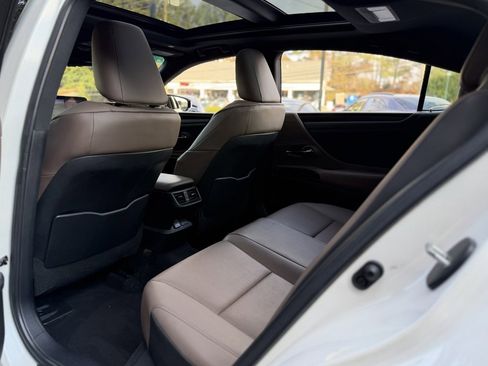 Used 2022 Lexus ES 350 w/ Premium Package image 30