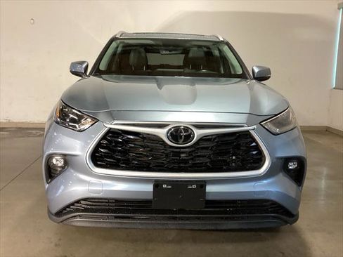 Certified 2023 Toyota Highlander XLE image 21