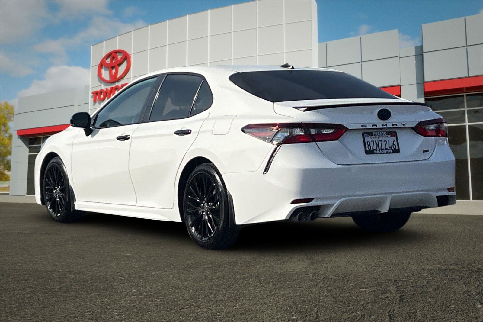Certified 2022 Toyota Camry SE FWD image 5