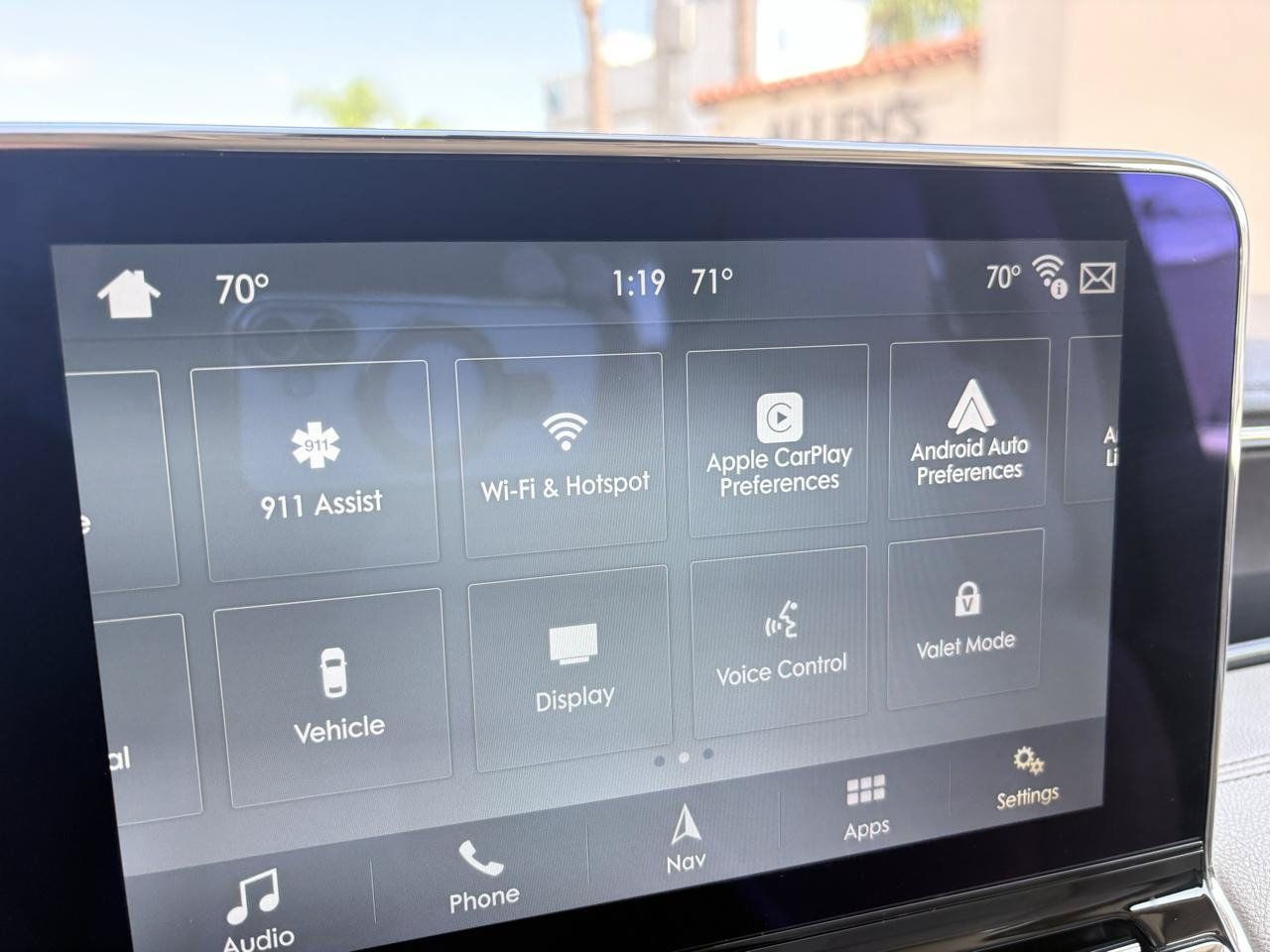 Used 2018 Lincoln Navigator Select w/ Technology Package RWD image 35