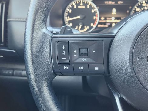 Used 2023 Nissan Pathfinder S image 30