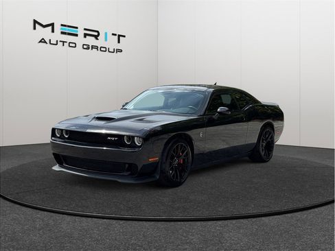 Used 2015 Dodge Challenger SRT Hellcat RWD image 4