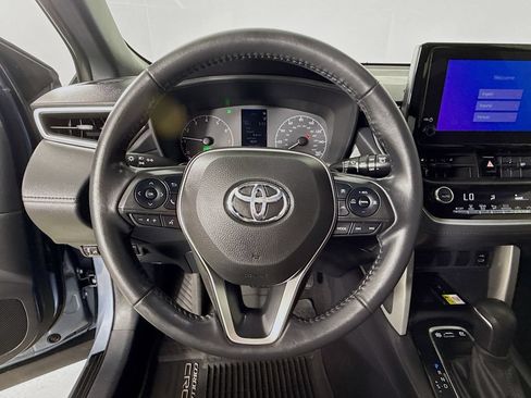 Used 2023 Toyota Corolla Cross AWD Hybrid w/ Moonroof Package image 13