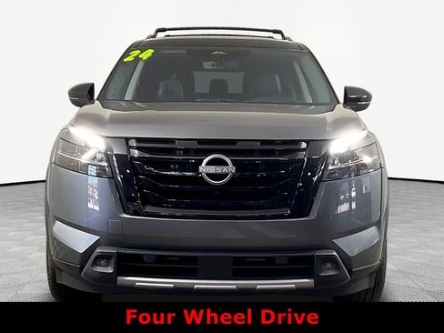 Used 2024 Nissan Pathfinder Platinum w/ Lighting Package (N92) AWD/4WD image 2