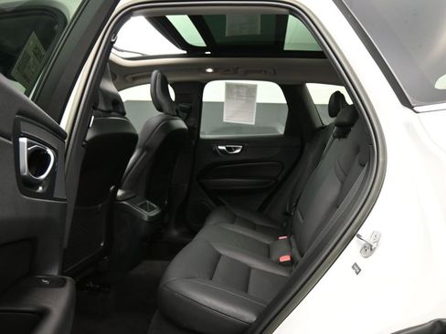 Used 2023 Volvo XC60 B5 Plus w/ Protection Package Premier image 14