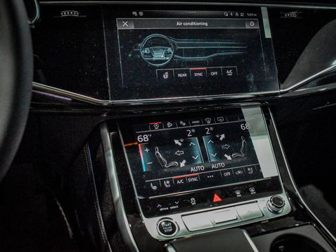 Used 2025 Audi Q7 3.0T Prestige w/ Prestige Package image 27