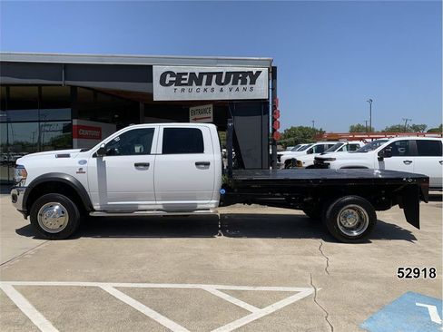 Used 2022 RAM 5500 Tradesman w/ Chrome Appearance Group AWD/4WD image 4