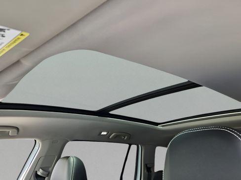 Certified 2024 Volkswagen Atlas SE FWD image 14