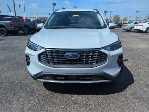 Used 2025 Ford Escape SE image 3