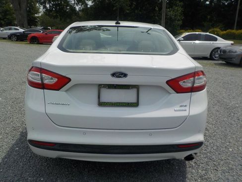 Used 2016 Ford Fusion SE w/ Equipment Group 202A FWD image 4