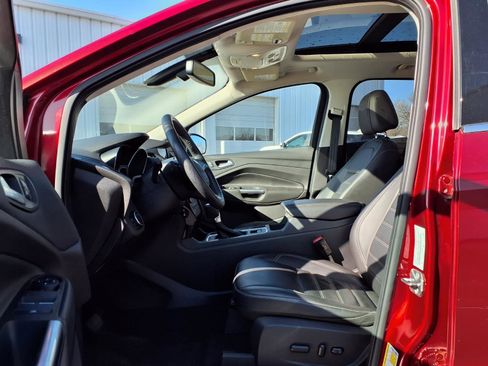 Used 2017 Ford Escape Titanium image 22