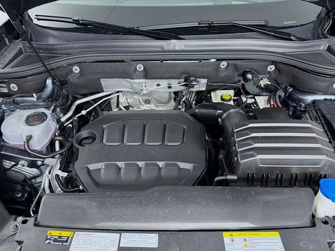 Used 2025 Volkswagen Atlas Cross Sport SEL R-Line image 32