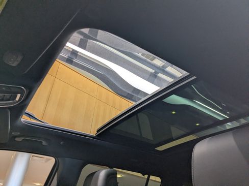 New 2026 Jeep Grand Wagoneer Limited image 17