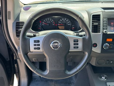 Used 2020 Nissan Frontier SV RWD image 13