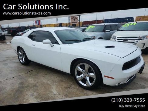Used 2015 Dodge Challenger SXT w/ Driver Convenience Group image 1