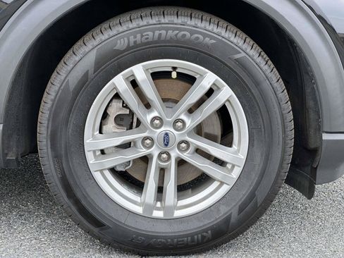 Certified 2023 Ford Explorer XLT RWD image 8