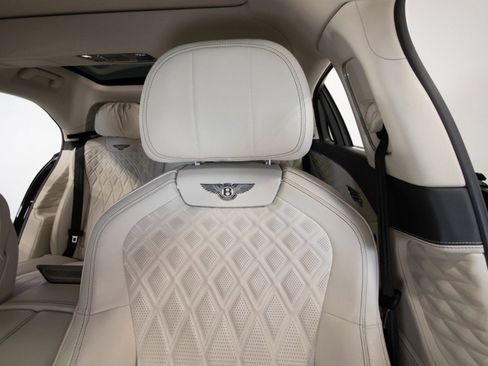 Used 2023 Bentley Flying Spur Azure image 22