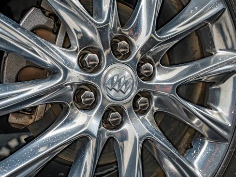 Used 2019 Buick Enclave Essence FWD image 11